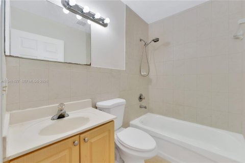 Appartement à louer à Miami, Floride: 1 chambre, 50.17 m2 № 2000433 - photo 4