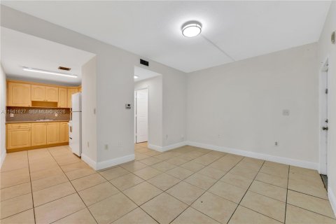Appartement à louer à Miami, Floride: 1 chambre, 50.17 m2 № 2000433 - photo 2