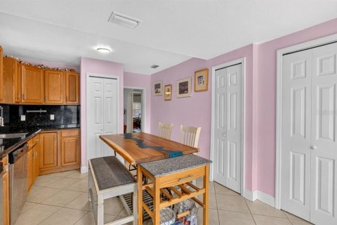 House in New Smyrna Beach, Florida 2 bedrooms, 79.52 sq.m. № 2196036 - photo 19