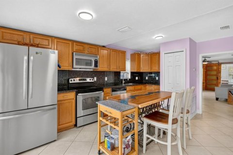 House in New Smyrna Beach, Florida 2 bedrooms, 79.52 sq.m. № 2196036 - photo 16