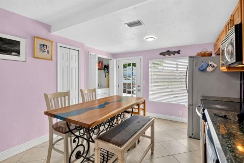House in New Smyrna Beach, Florida 2 bedrooms, 79.52 sq.m. № 2196036 - photo 21