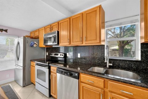 House in New Smyrna Beach, Florida 2 bedrooms, 79.52 sq.m. № 2196036 - photo 20