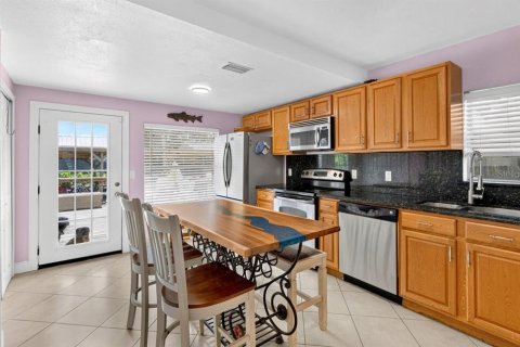 House in New Smyrna Beach, Florida 2 bedrooms, 79.52 sq.m. № 2196036 - photo 14