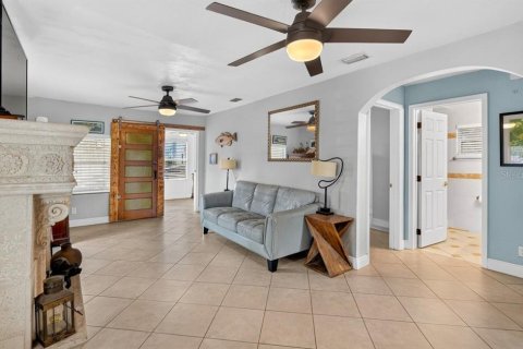 House in New Smyrna Beach, Florida 2 bedrooms, 79.52 sq.m. № 2196036 - photo 13