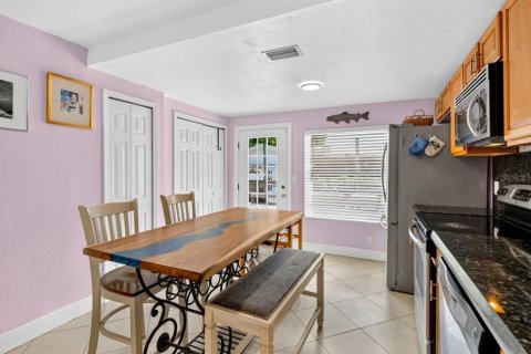 House in New Smyrna Beach, Florida 2 bedrooms, 79.52 sq.m. № 2196036 - photo 15