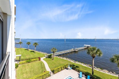Copropriété à vendre à Palm Bay, Floride: 2 chambres, 106.47 m2 № 2122043 - photo 27