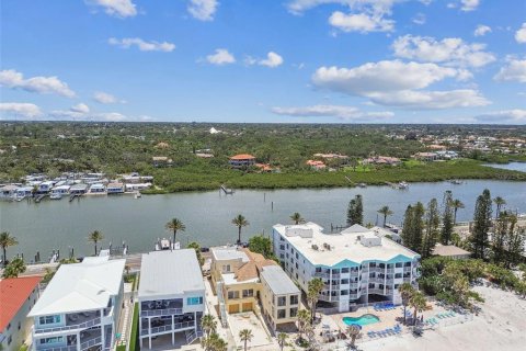 Land in Indian Rocks Beach, Florida № 1791781 - photo 4
