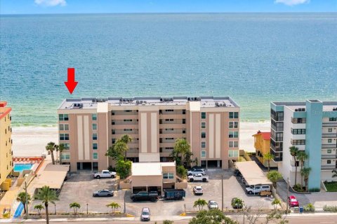 Copropriété à vendre à Madeira Beach, Floride: 2 chambres, 122.63 m2 № 2330135 - photo 2