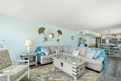 Copropriété à vendre à Madeira Beach, Floride: 2 chambres, 122.63 m2 № 2330135 - photo 25