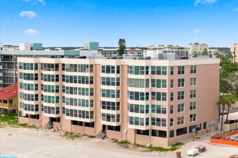 Copropriété à vendre à Madeira Beach, Floride: 2 chambres, 122.63 m2 № 2330135 - photo 3