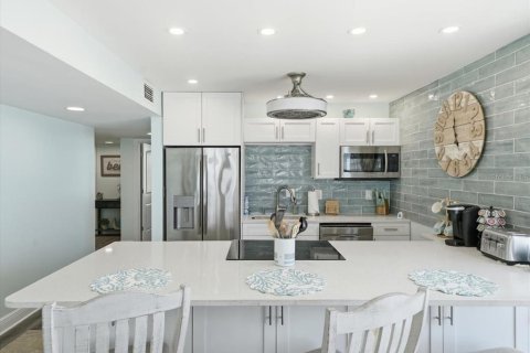 Copropriété à vendre à Madeira Beach, Floride: 2 chambres, 122.63 m2 № 2330135 - photo 10