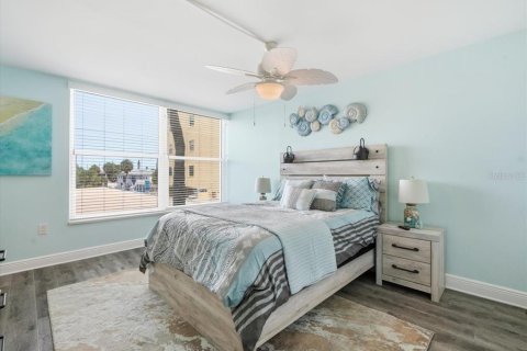 Copropriété à vendre à Madeira Beach, Floride: 2 chambres, 122.63 m2 № 2330135 - photo 28