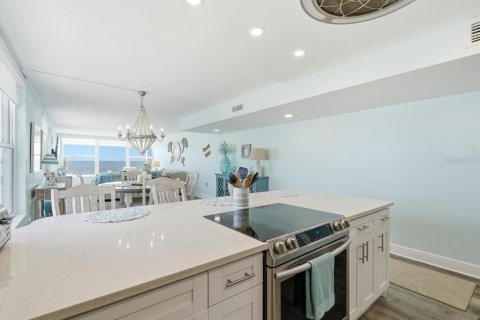 Copropriété à vendre à Madeira Beach, Floride: 2 chambres, 122.63 m2 № 2330135 - photo 14
