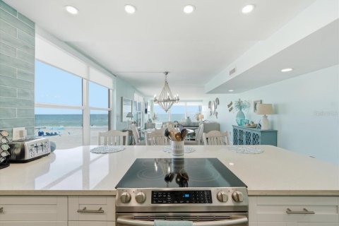 Copropriété à vendre à Madeira Beach, Floride: 2 chambres, 122.63 m2 № 2330135 - photo 15
