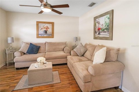 House in Leesburg, Florida 3 bedrooms, 183.85 sq.m. № 2133979 - photo 2