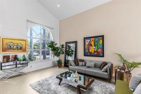 Villa ou maison à vendre à Doral, Floride: 4 chambres, 229.28 m2 № 1968531 - photo 9