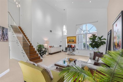 Villa ou maison à vendre à Doral, Floride: 4 chambres, 229.28 m2 № 1968531 - photo 11