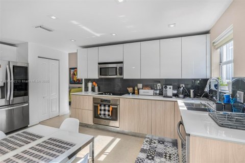 Villa ou maison à vendre à Doral, Floride: 4 chambres, 229.28 m2 № 1968531 - photo 13