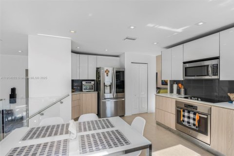 Villa ou maison à vendre à Doral, Floride: 4 chambres, 229.28 m2 № 1968531 - photo 15