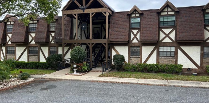 Condo in Leesburg, Florida, 2 bedrooms № 1089168