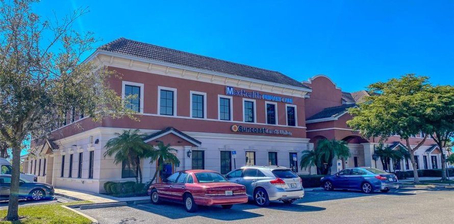 Commercial property in North Port, Florida 450.02 sq.m. № 1026045