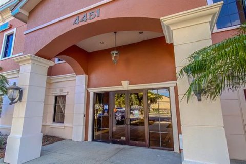 Propiedad comercial en alquiler en North Port, Florida, 450.02 m2 № 1026045 - foto 13