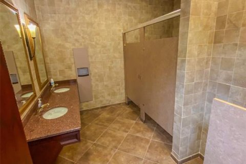 Propiedad comercial en alquiler en North Port, Florida, 450.02 m2 № 1026045 - foto 3