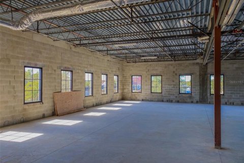 Propiedad comercial en alquiler en North Port, Florida, 450.02 m2 № 1026045 - foto 14