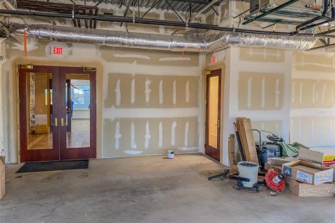 Propiedad comercial en alquiler en North Port, Florida, 450.02 m2 № 1026045 - foto 21