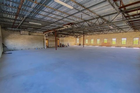 Propiedad comercial en alquiler en North Port, Florida, 450.02 m2 № 1026045 - foto 20