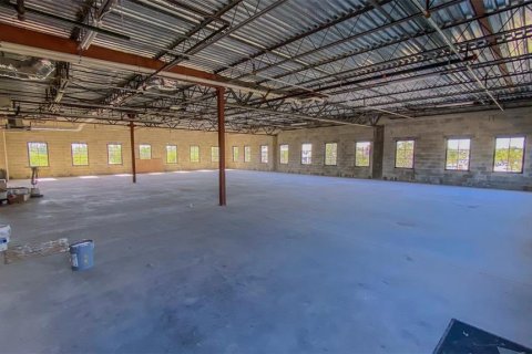 Propiedad comercial en alquiler en North Port, Florida, 450.02 m2 № 1026045 - foto 16