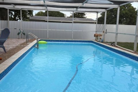 Villa ou maison à vendre à Miami Gardens, Floride: 3 chambres, 100.06 m2 № 1971164 - photo 3