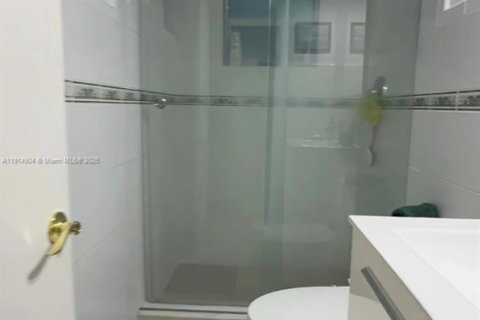 Villa ou maison à vendre à Miami Gardens, Floride: 3 chambres, 100.06 m2 № 1971164 - photo 11