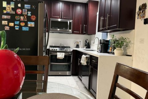 Villa ou maison à vendre à Miami Gardens, Floride: 3 chambres, 100.06 m2 № 1971164 - photo 7