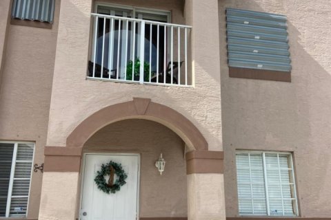 Adosado en alquiler en Hialeah, Florida, 3 dormitorios, 128.58 m2 № 1207421 - foto 1