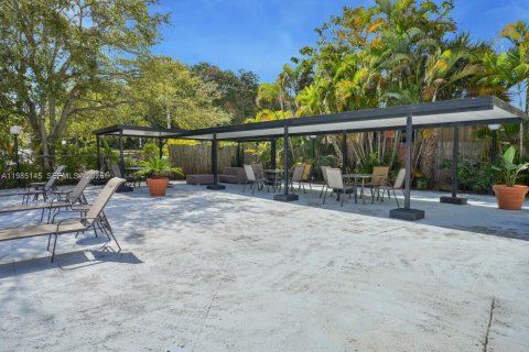 Condo in North Miami Beach, Florida, 1 bedroom  № 2049653 - photo 12