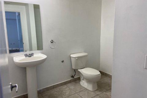 Appartement à louer à Miami, Floride: 2 chambres, 83.33 m2 № 2032650 - photo 10