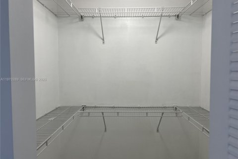 Appartement à louer à Miami, Floride: 2 chambres, 83.33 m2 № 2032650 - photo 9