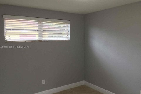 Снять в аренду виллу или дом в Майами-Гарденс, Флорида 3 спальни, 153.2м2, № 2060293 - фото 9