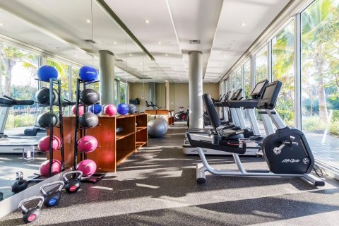 Condo in Bay Harbor Islands, Florida  № 2001010 - photo 7