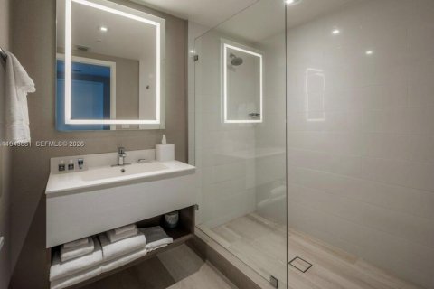 Condo in Bay Harbor Islands, Florida  № 2001010 - photo 9