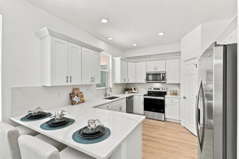 Casa en venta en Orlando, Florida, 6 dormitorios, 451.23 m2 № 2393371 - foto 19