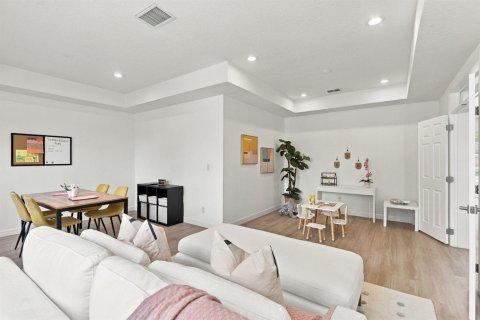 Casa en venta en Orlando, Florida, 6 dormitorios, 451.23 m2 № 2393371 - foto 9