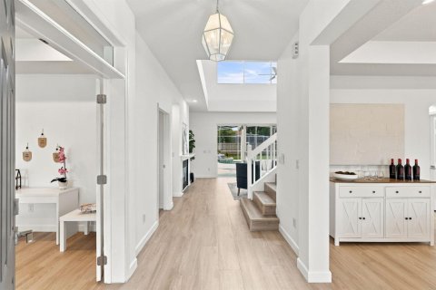 Casa en venta en Orlando, Florida, 6 dormitorios, 451.23 m2 № 2393371 - foto 5