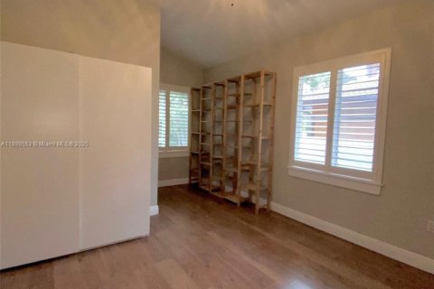 Снять в аренду виллу или дом в Майами-Лейкс, Флорида 4 спальни, 234.39м2, № 1957138 - фото 23