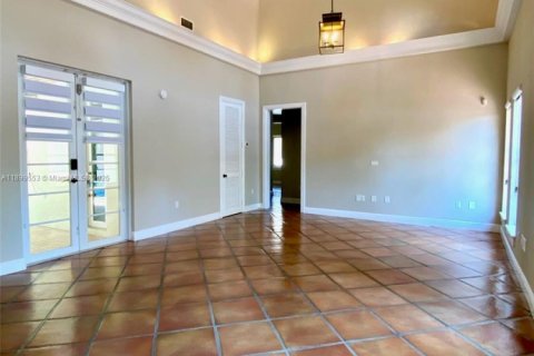 Снять в аренду виллу или дом в Майами-Лейкс, Флорида 4 спальни, 234.39м2, № 1957138 - фото 12