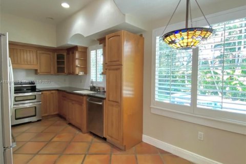 Снять в аренду виллу или дом в Майами-Лейкс, Флорида 4 спальни, 234.39м2, № 1957138 - фото 11