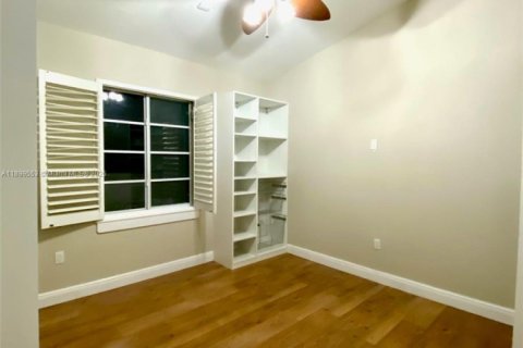 Снять в аренду виллу или дом в Майами-Лейкс, Флорида 4 спальни, 234.39м2, № 1957138 - фото 26