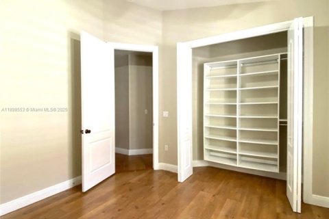 Снять в аренду виллу или дом в Майами-Лейкс, Флорида 4 спальни, 234.39м2, № 1957138 - фото 27