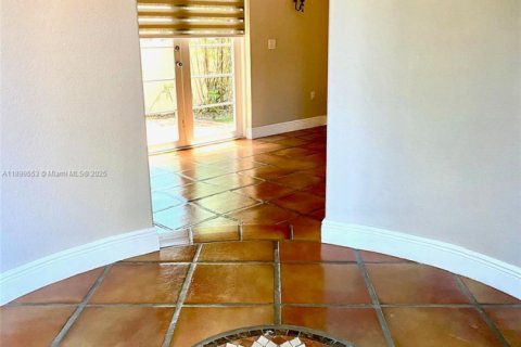 Снять в аренду виллу или дом в Майами-Лейкс, Флорида 4 спальни, 234.39м2, № 1957138 - фото 4